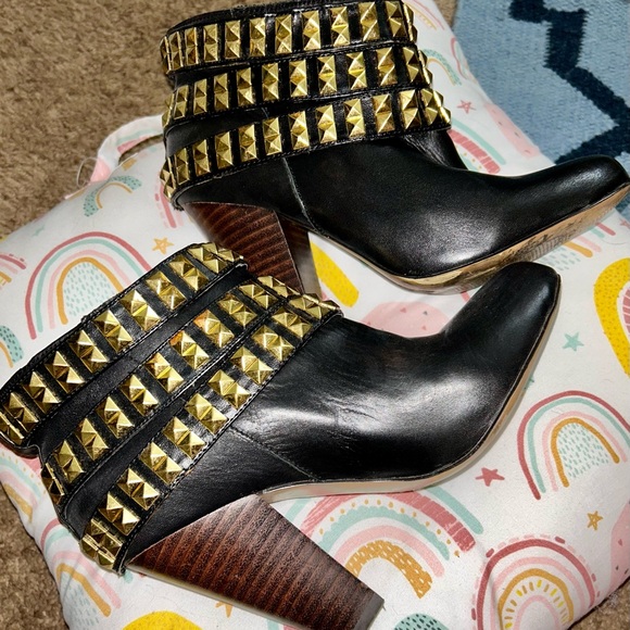 Betsy Johnson Black Leather Gold Stud Pull on Boots - Picture 2 of 7